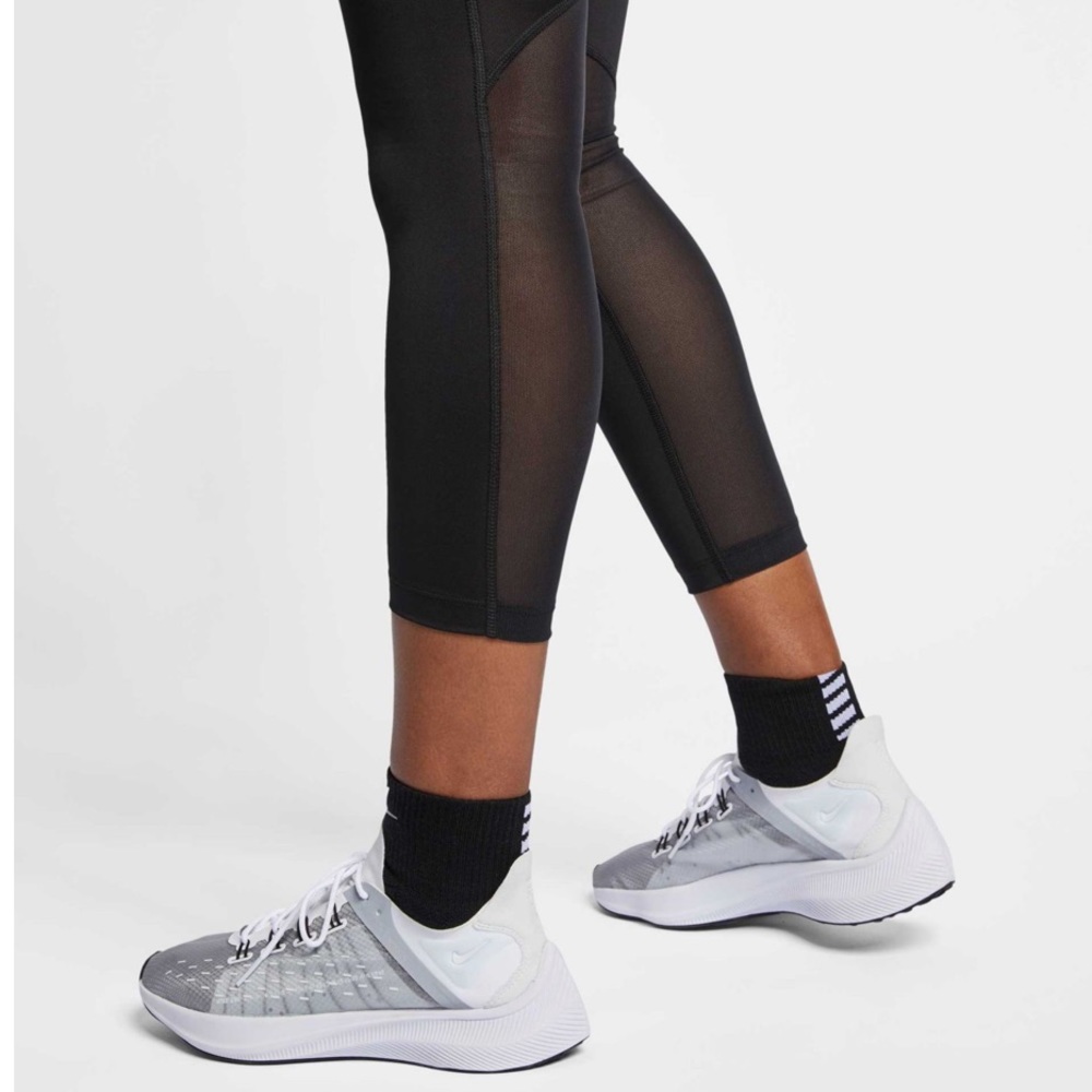 Nike Bundle - Bra, Tank, 7/8 Crop Leggings - Picture 7 of 8